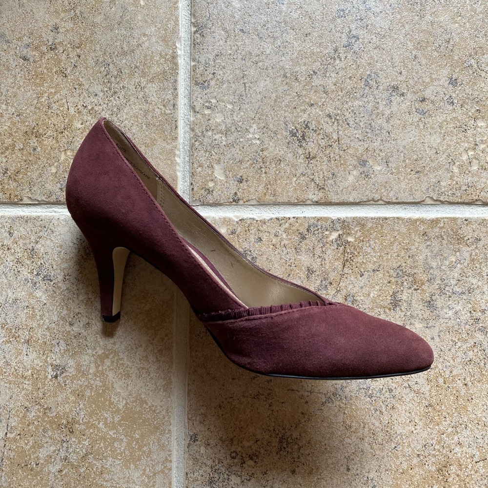 Liz Claiborne - Lovely suede burgundy (ROSIE) 3” heel pumps, Size: 8.5